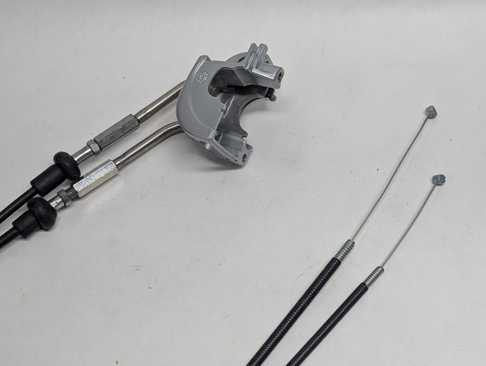 Harley Davidson VROD Handlebar Control Switch Housing & Throttle Idle Cables