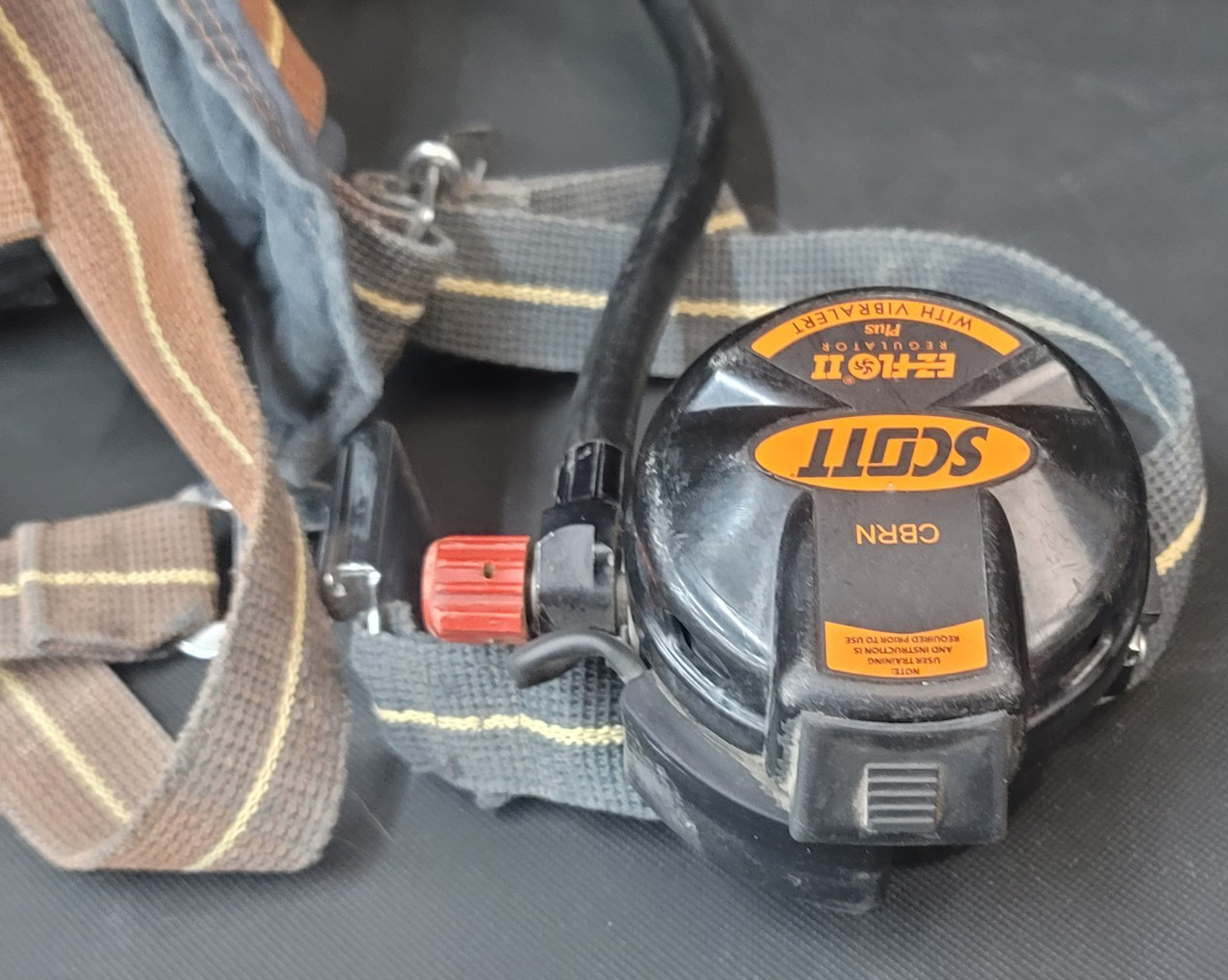 SCOTT 4.5 SCBA Harness w/ E-Z Flo Regulator, PAK-ALERT SE7 Series