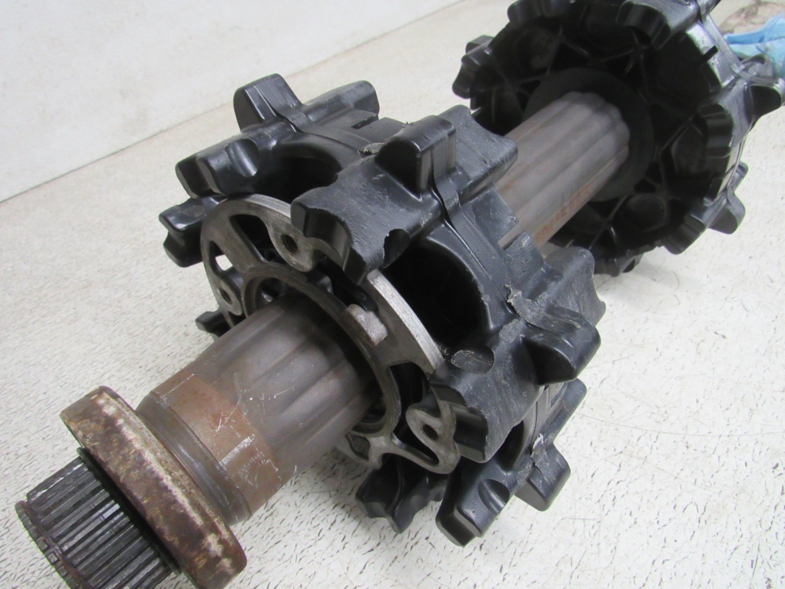 21 SKI DOO BACKCOUNTRY SPORT 600 EFI DRIVE SHAFT DRIVERS COGS 8 TOOTH OEM #0368