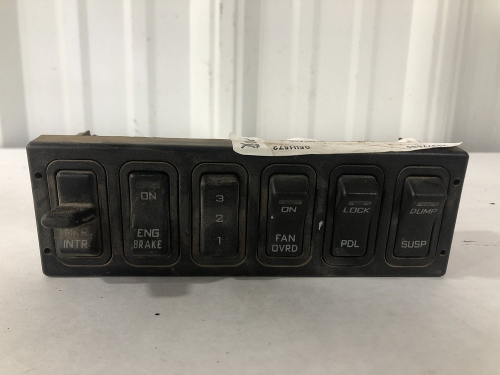 International 8600 SWITCH Dash Panel - Used