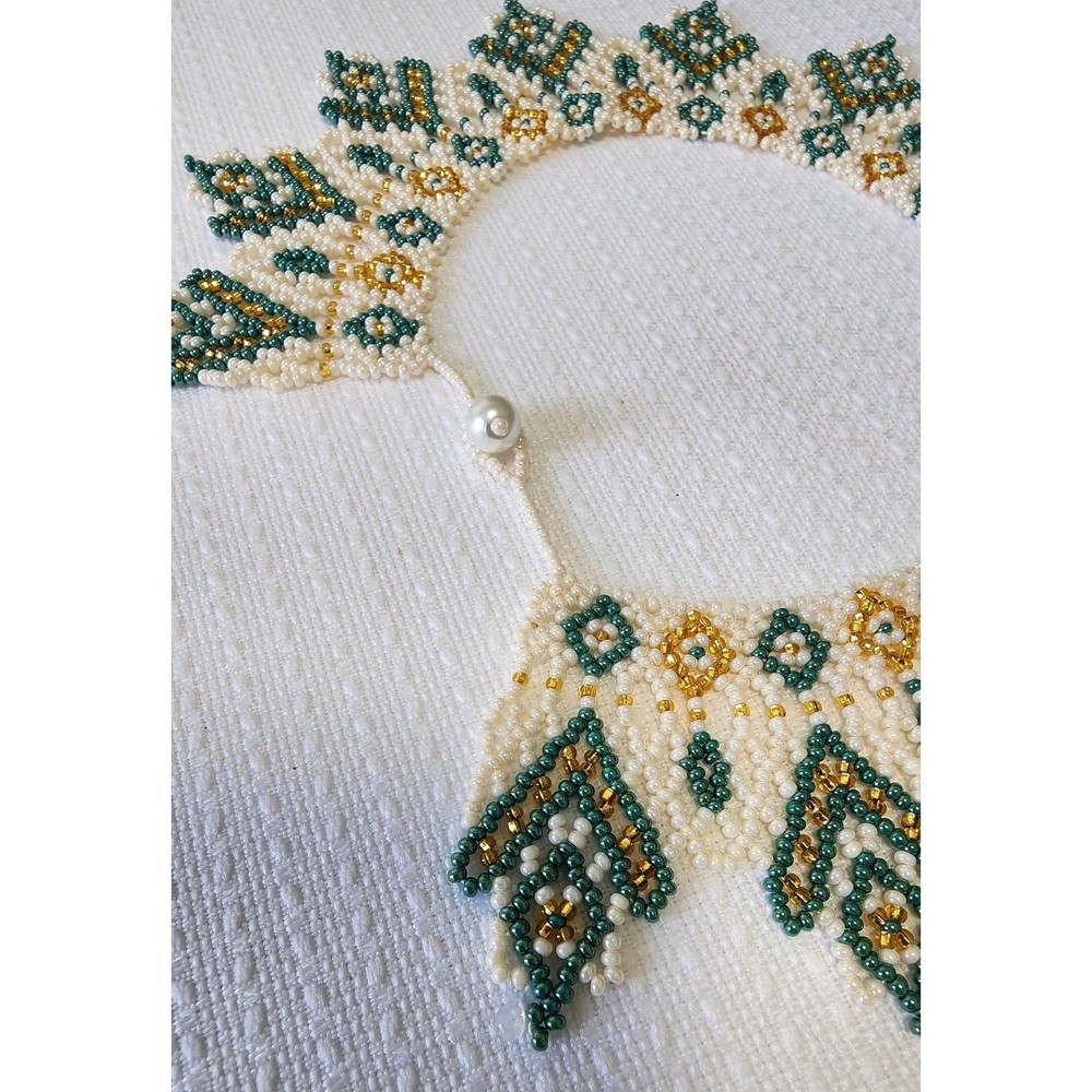 Beaded Elegant Green/Beige Necklace