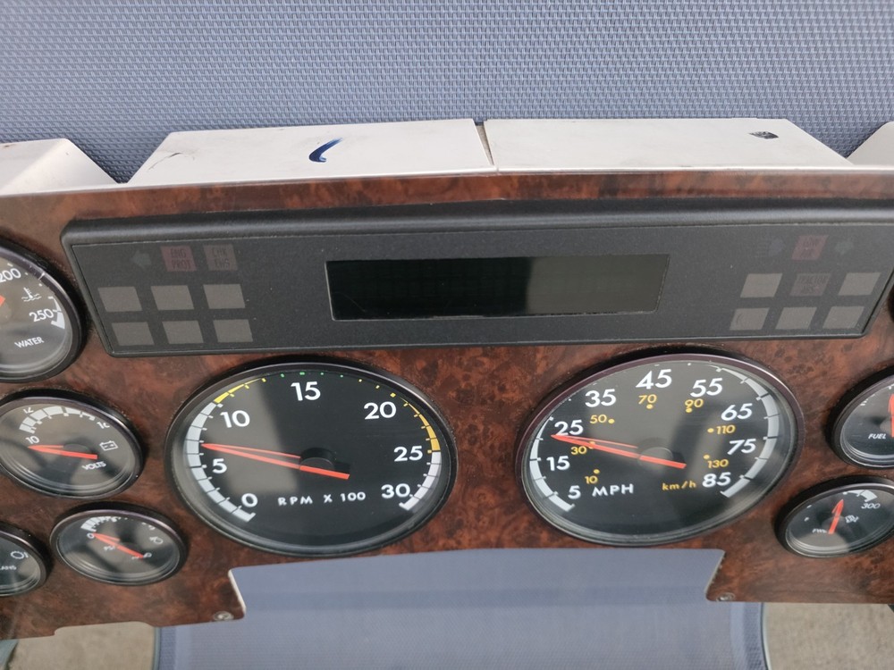 Freightliner Century Cluster Dash Panel A22-48313-011