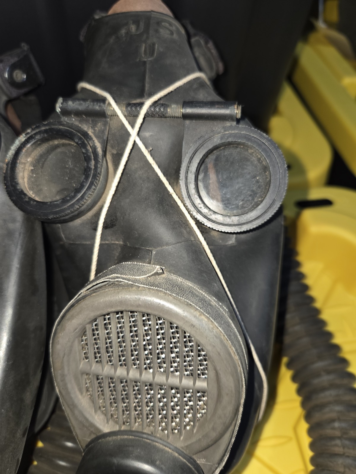 US Demilitarized M2-10A1-6 Army Optical Diaphragm Gas Mask Rare 1950s Korean War