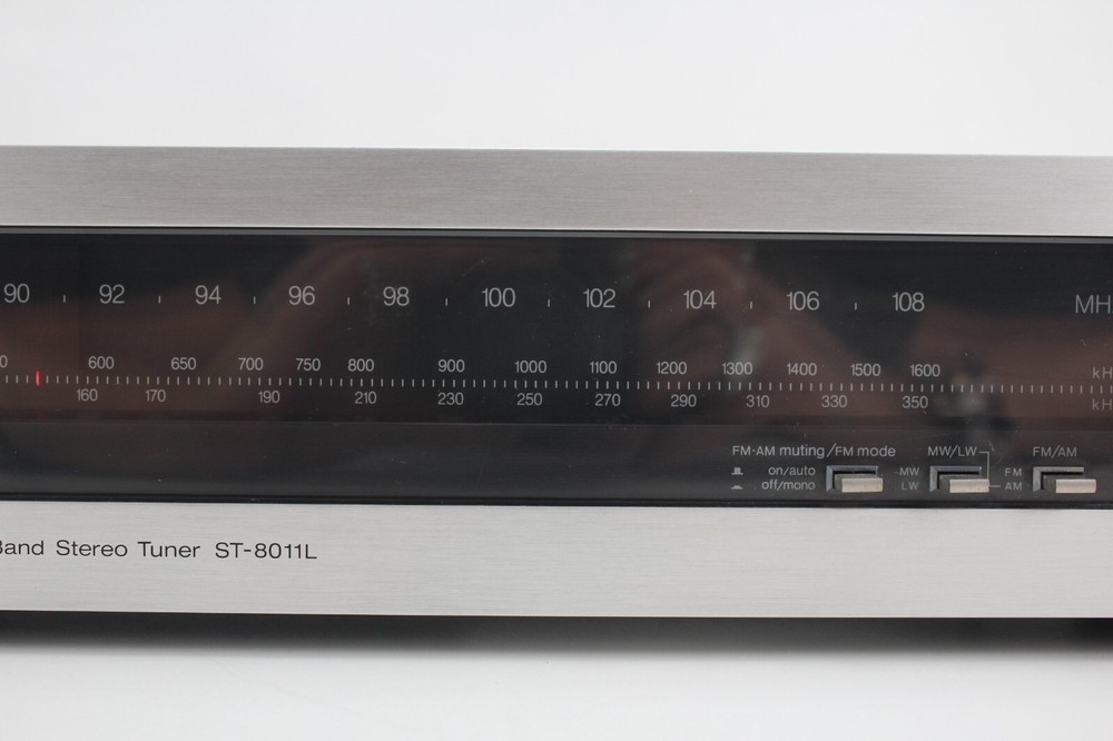 Technics 3 Band Stereo Tuner ST-8011L