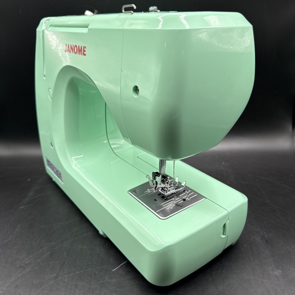 Janome Hello Kitty Sewing Machine Model 11706 Missing Pedal And Power Cord