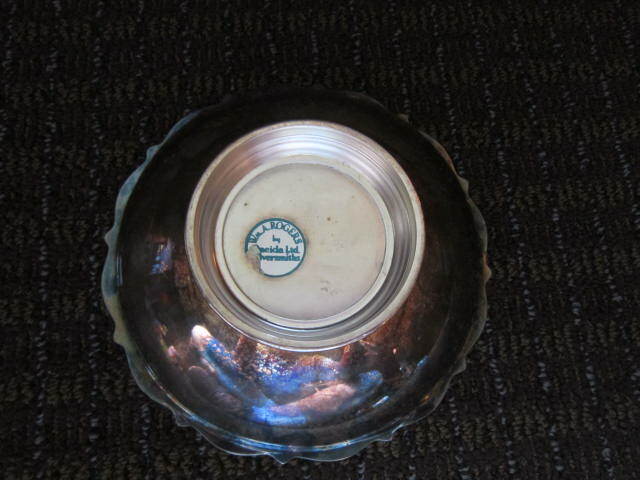 Red Silver Plate Pedestal Bowl Dish Wm. Rogers Oneida Decorative Retro Pretty