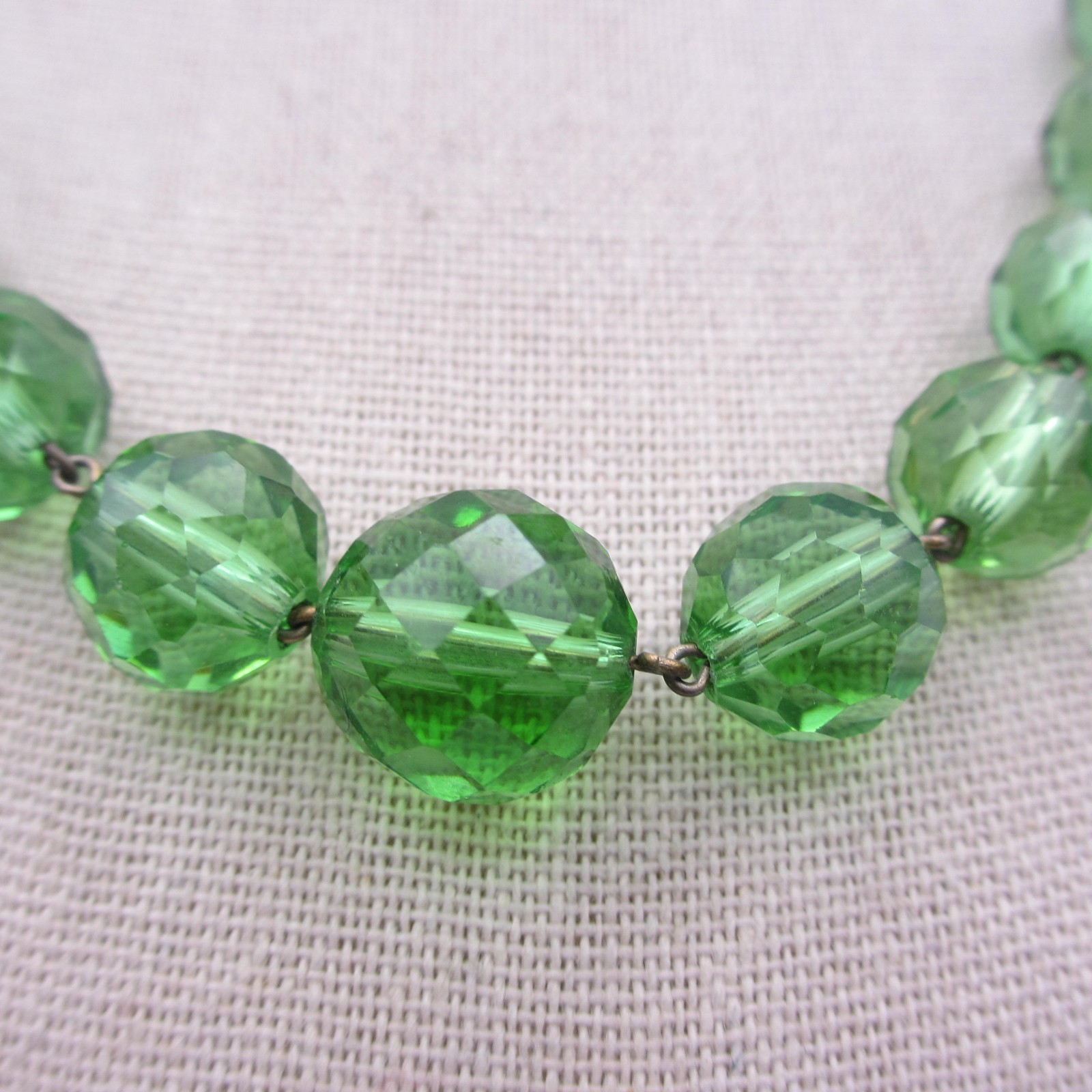 Vintage Glass Necklace Beaded Faceted Green Graduated 17 Inch