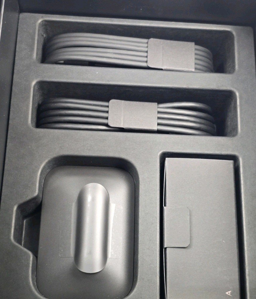 NEW Peloton Guide TH01-0001 AI Powered Strength Training Device Camera