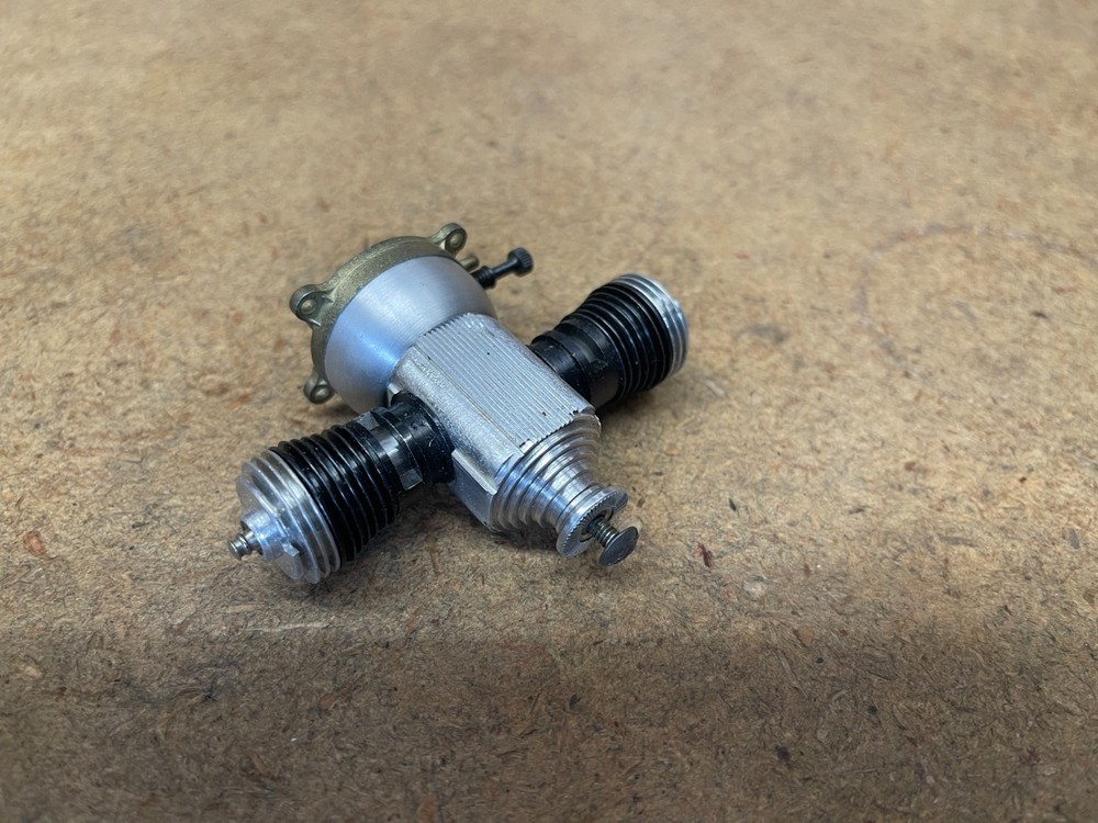 Cox .098 Flat Twin Control Line Or Free Flight Airplane Engine