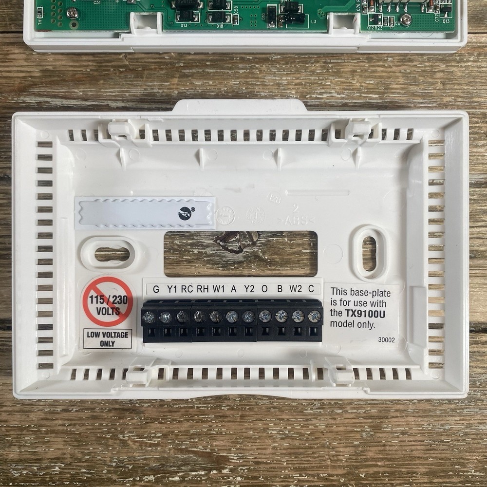 PurePro DP722U 7 Day Digital Programmable Thermostat, Heat/Cool