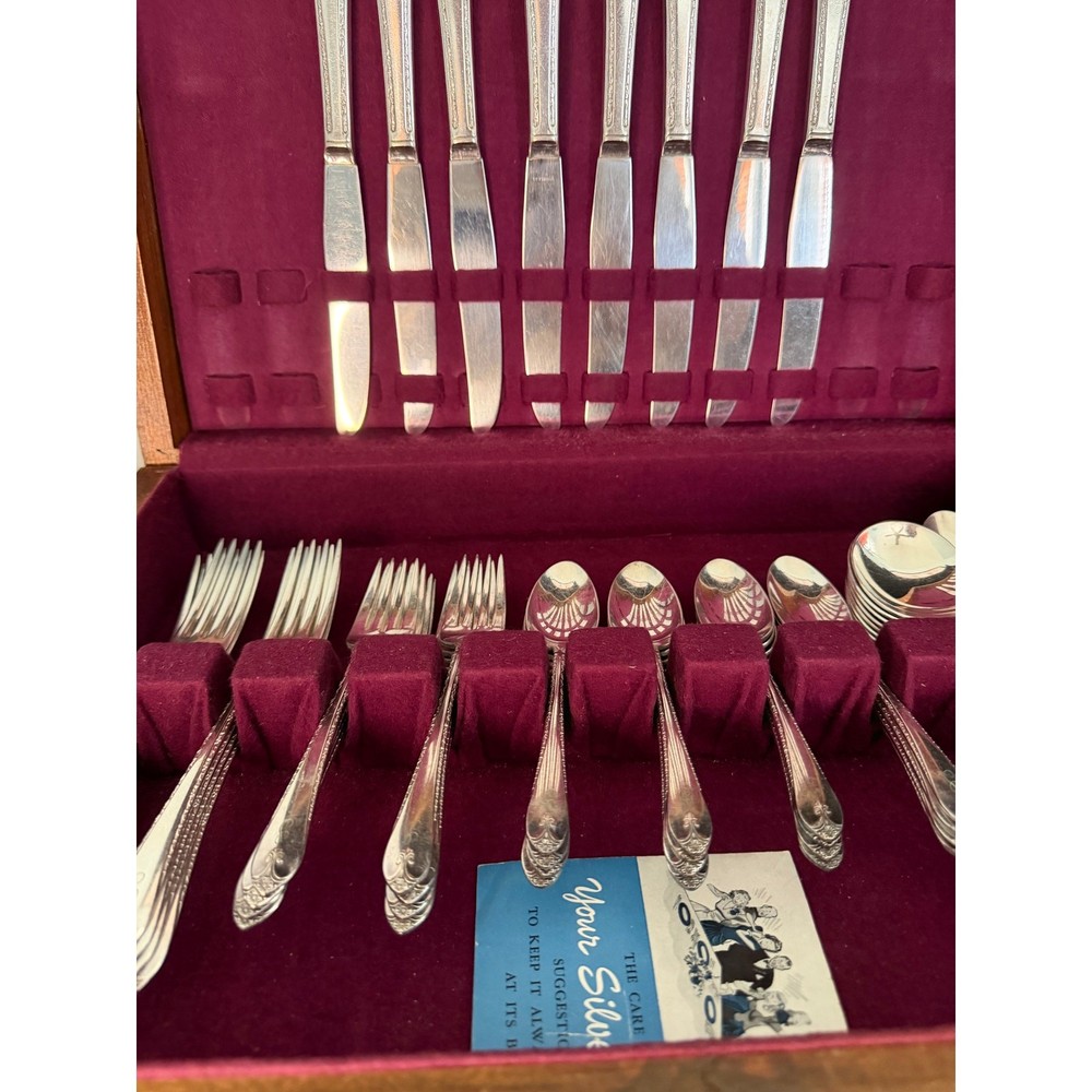Wm Rogers & Sons Exquisite Silverplate Flatware Complete Service for 8 Monogram