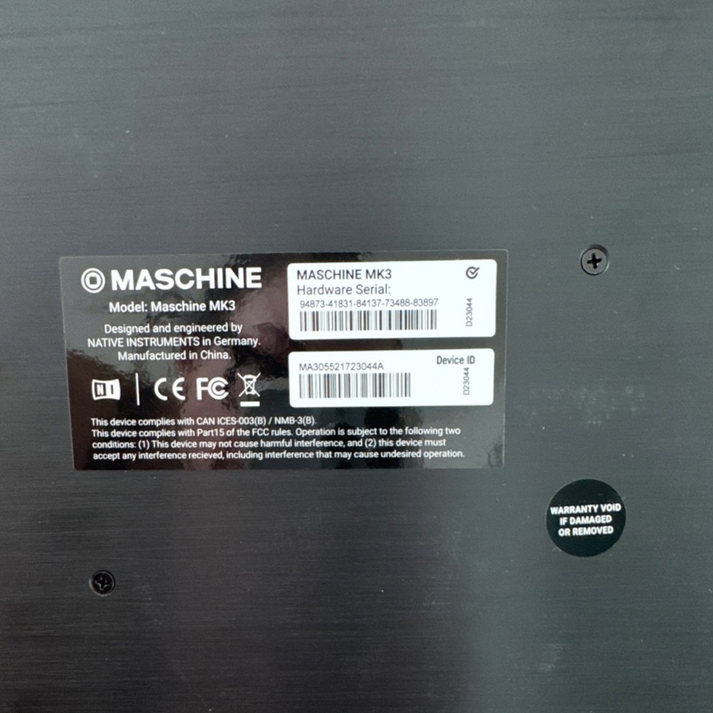 Native Instruments MASCHINE MK3 Sampler & Sequencer 16 Pad Built-in Effects