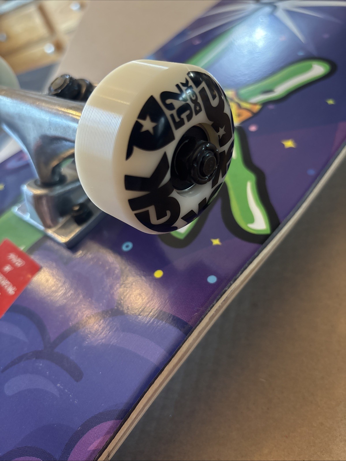 DGK Skateboard Complete Friends Alien Mickey 8.0"