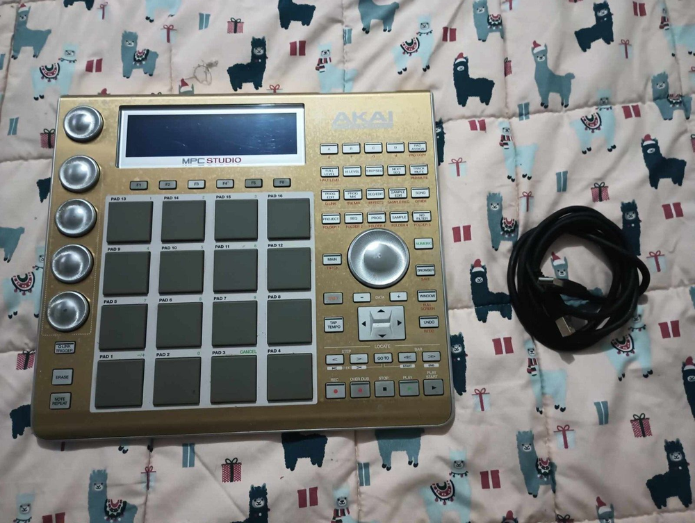 Akai Professional MPC Studio Gold Production Controller(E1789)