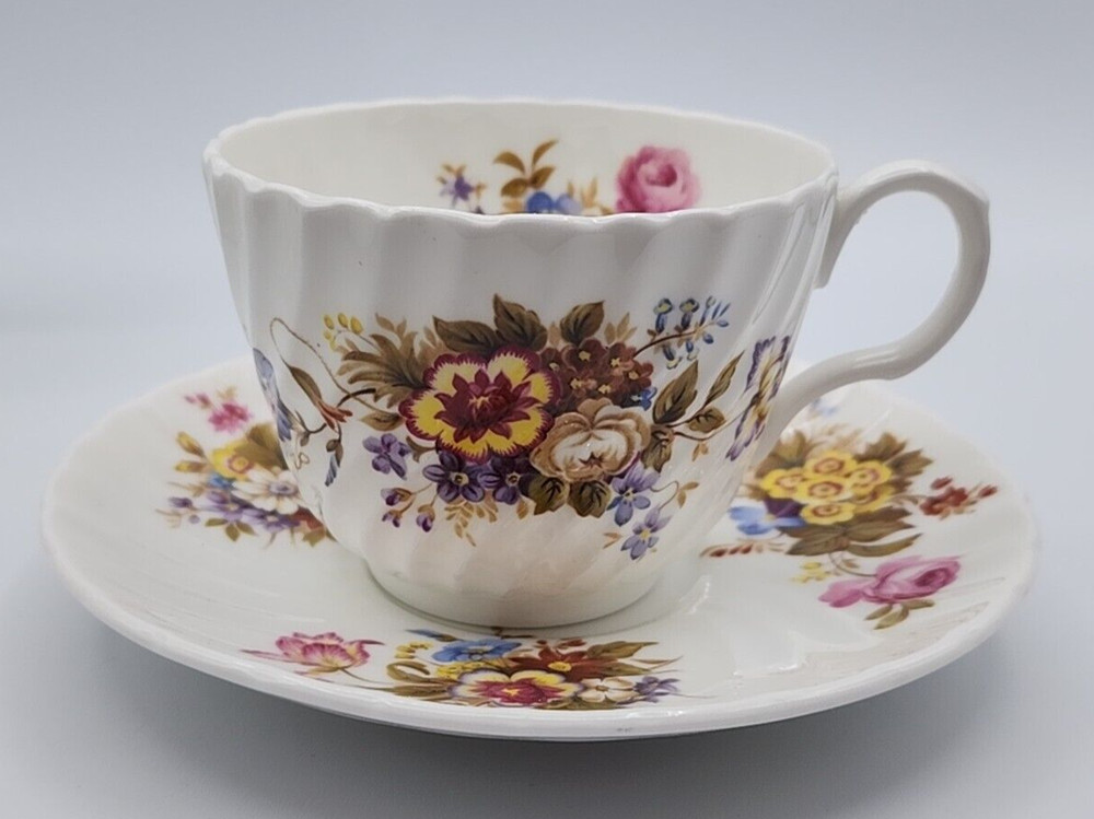 Aynsley Fine Bone China Summertime Pattern 6 Piece Place Setting