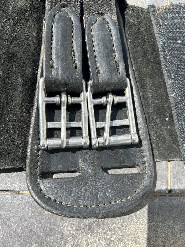 DK Saddlery Girth. Black. 34”