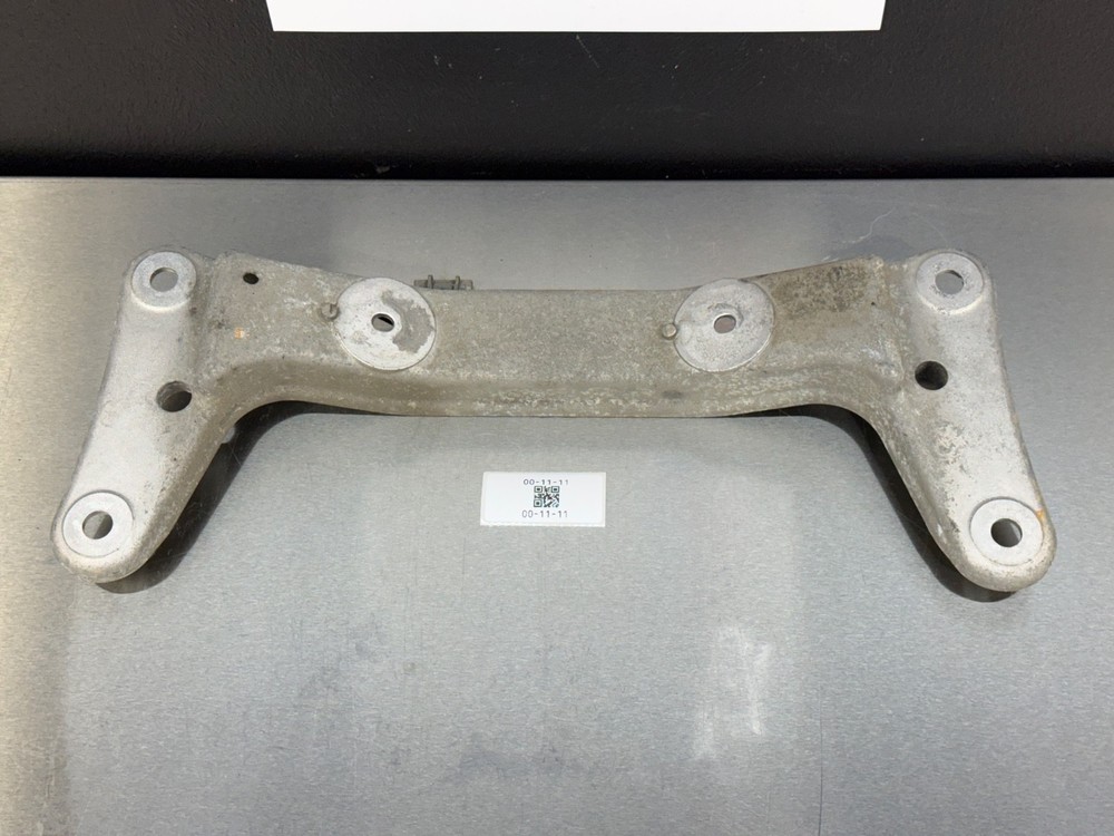 06-13 BMW E90 E82 E92 335i Automatic Transmission Mount Bracket Support OEM