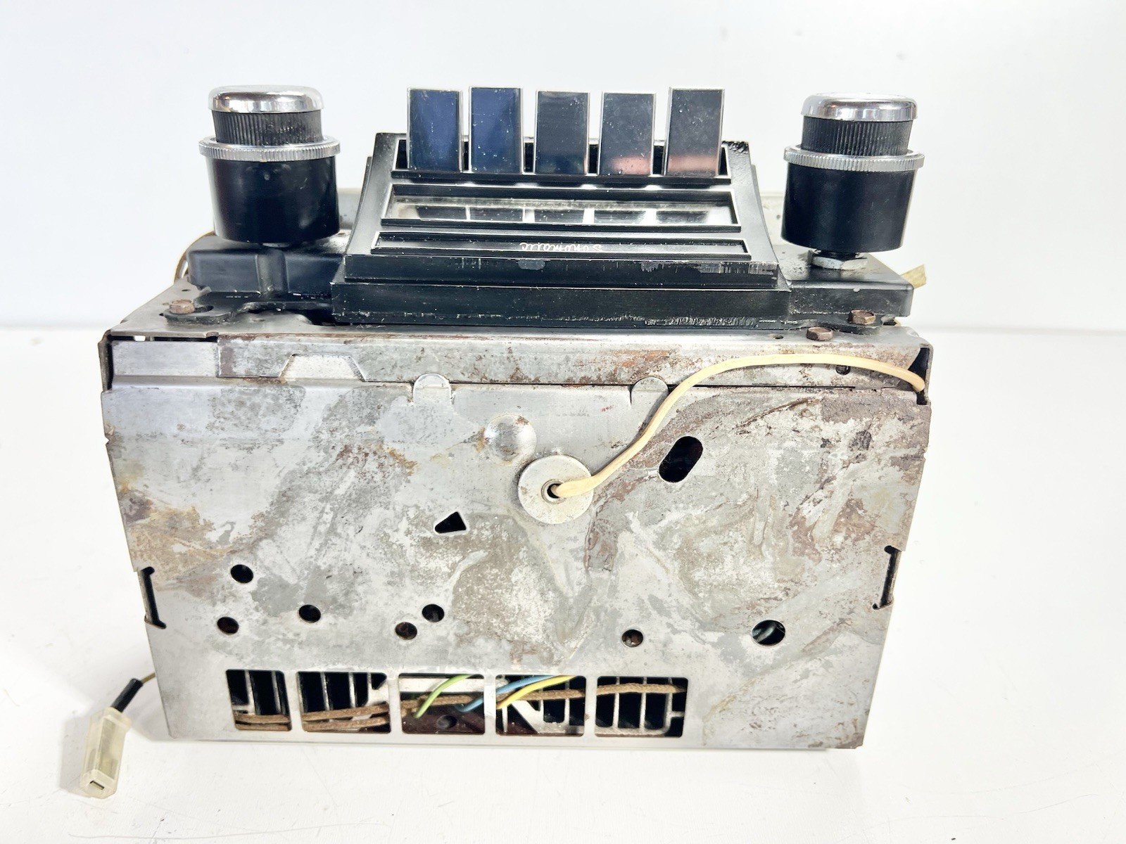 1965 1966 Buick Sonomatic AM Radio OEM original push button # 981061 GM Delco