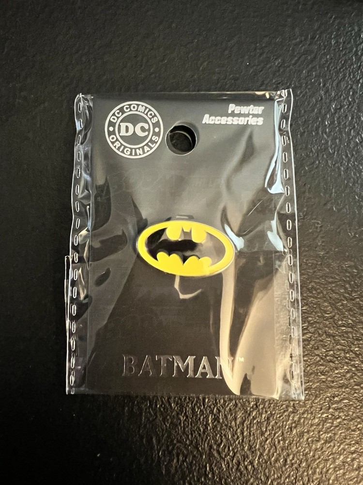 Batman Logo Colored Pewter Lapel Pin 2.5cm New