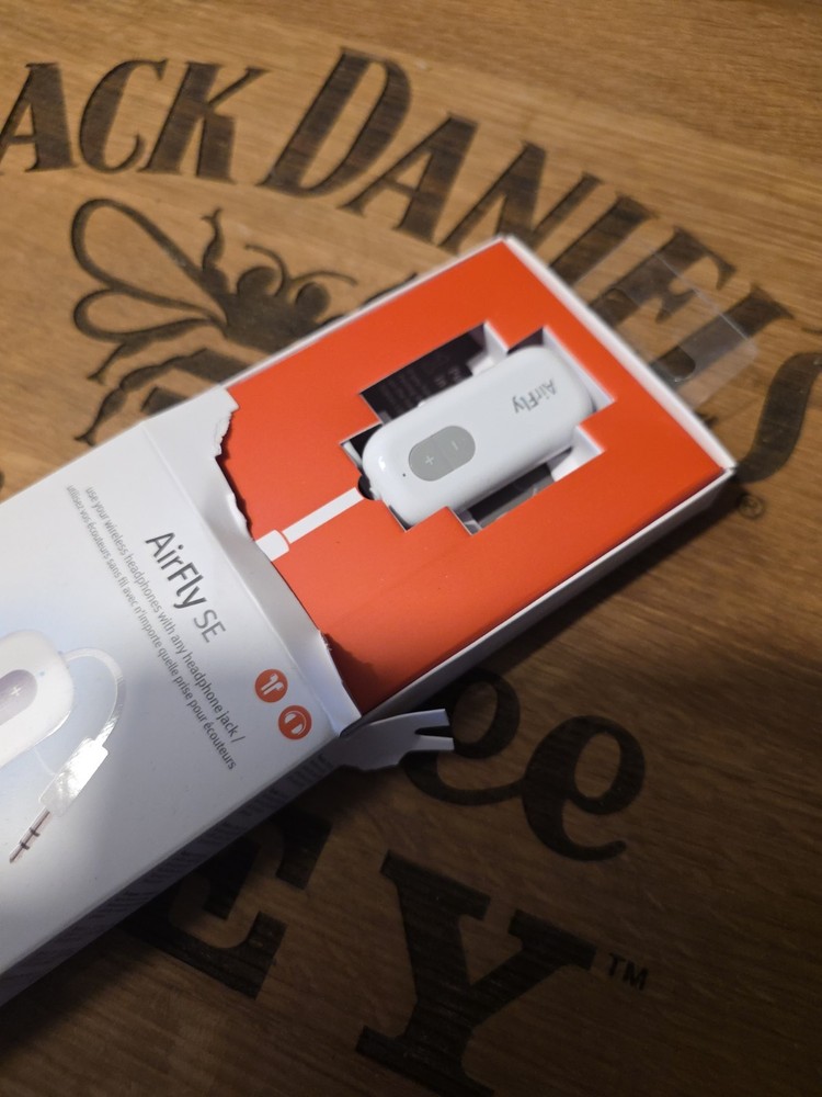 Twelve South AirFly SE Bluetooth Wireless Transmitter TS-2259 20hr Battery Life