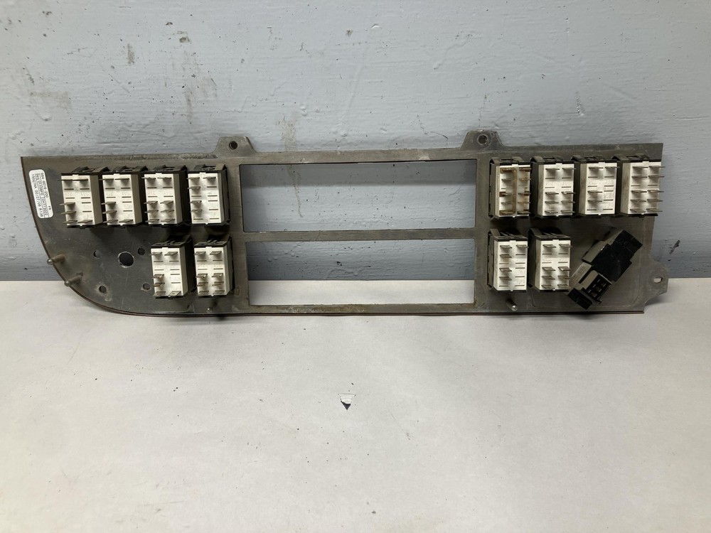 2006-2015 Peterbilt 386 SWITCH Dash Panel - Used | P/N S646016200