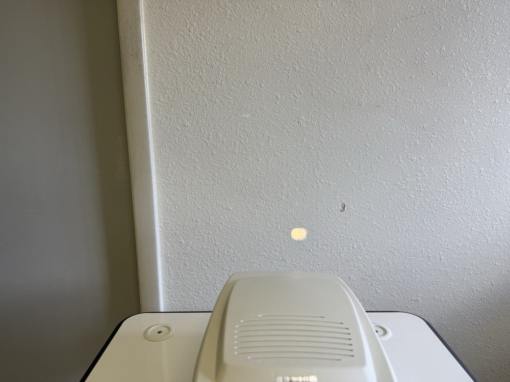 CCP-3100 Huvitz Chart Projector