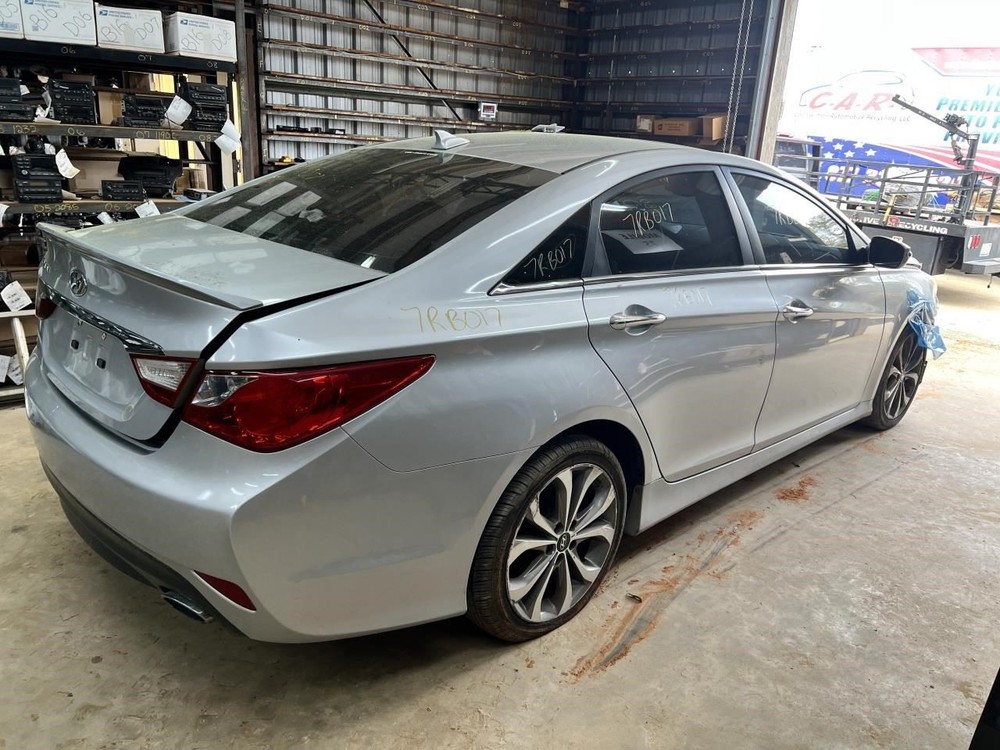 Fuse Box Engine Compartment VIN C 8th Digit Fits 11-14 SONATA 104814545