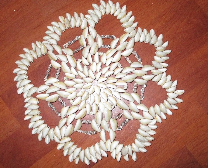 Cowrie Shell Trivet Mat 11" Diameter