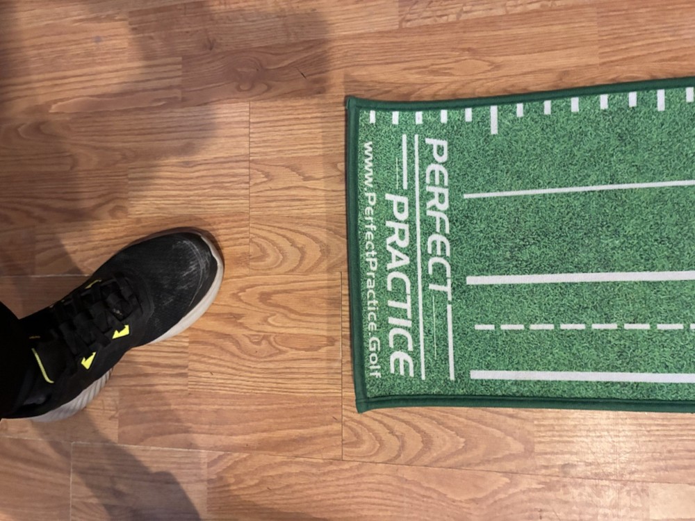 Perfect Putting Mat with Ball Return