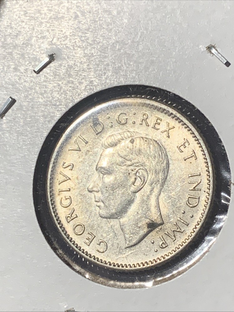 1943 Canada Silver 10 Cents - BU