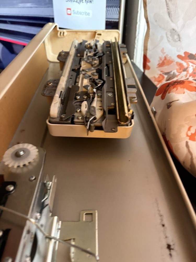 Singer 560L Knitting Machine Lace Carriage