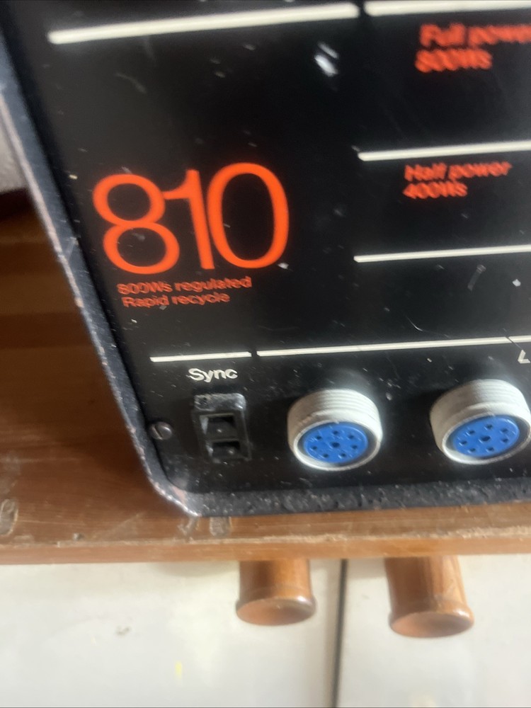 Speedotron 810 Flash Unit. Portable Great Shape