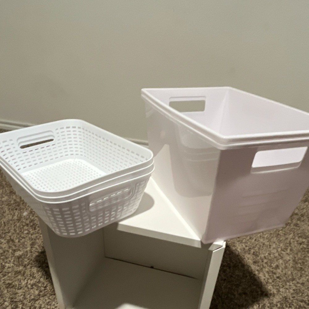 White Plastic Stackable Storage Baskets with Handles, Rectangular, 5-Piece Set