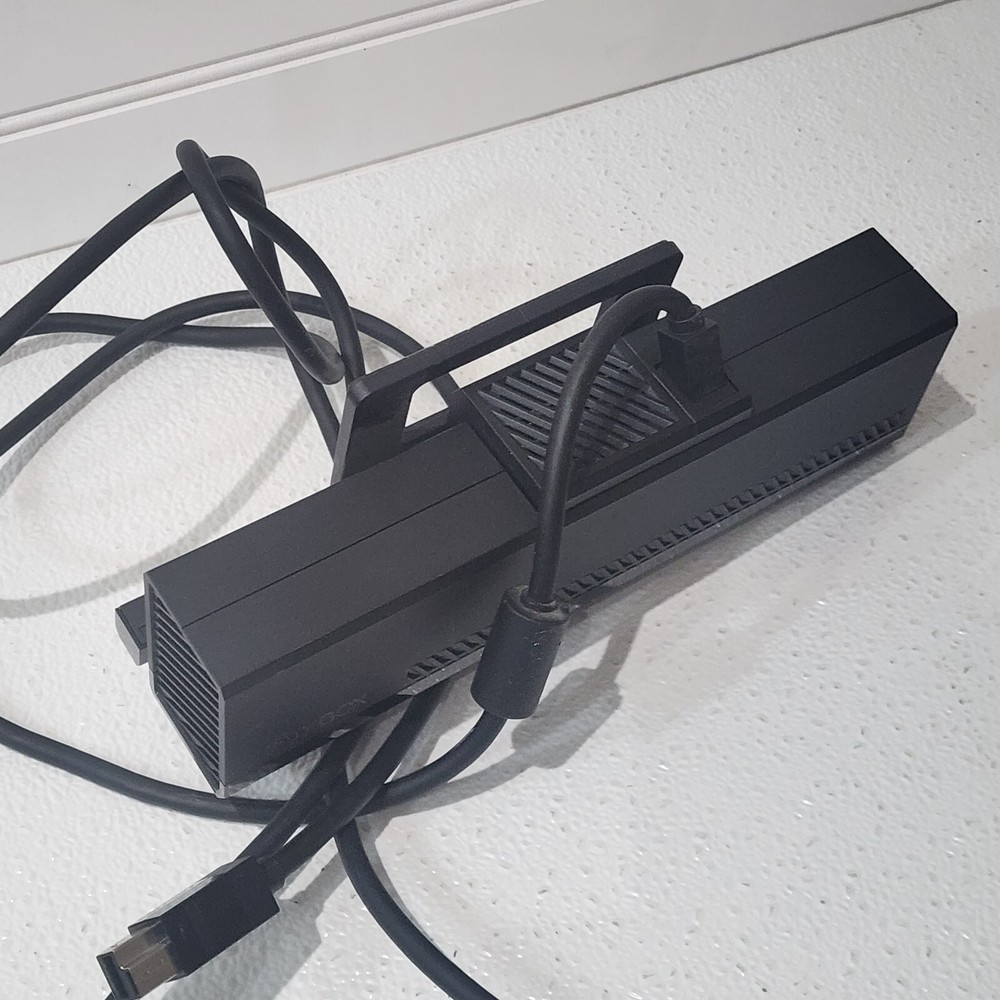 Microsoft Xbox One Kinect Sensor Camera - Black OEM Model 1520 + MOUNT And Cover