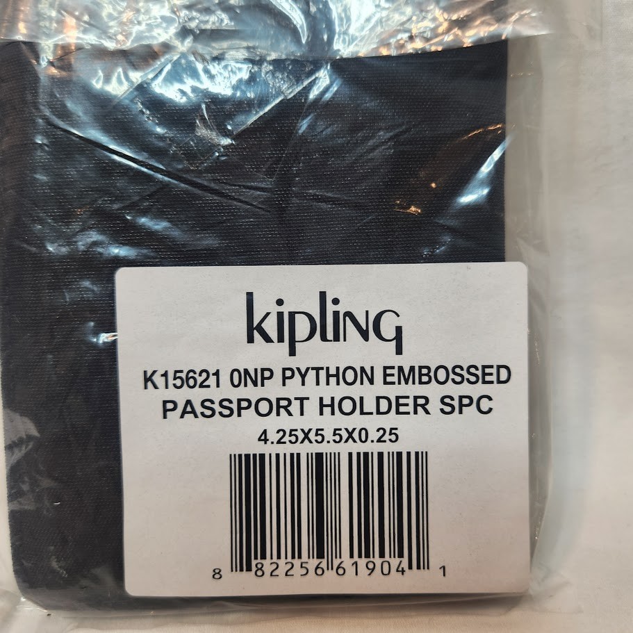 Kipling Passport Holder Black Python Embossed 4 Credit Card Slots 5.5 x 4 NWT