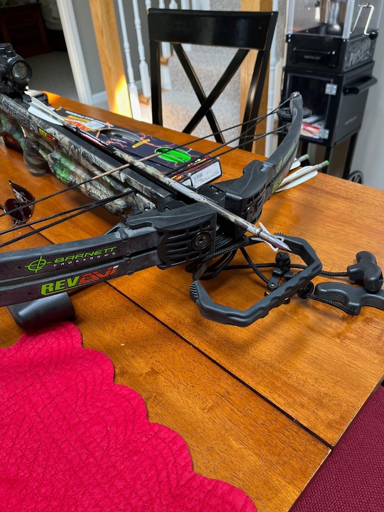 Barnett REVAVI crossbow w/Scope package