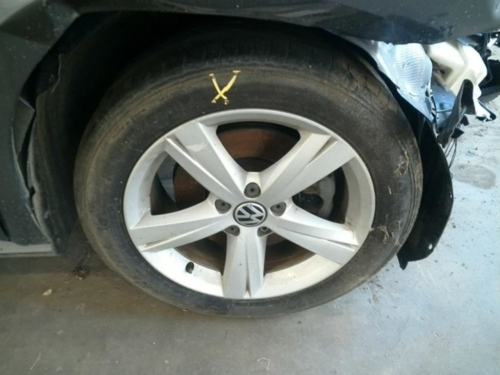 PASSAT 2013 High Mounted Stop Light 104925612