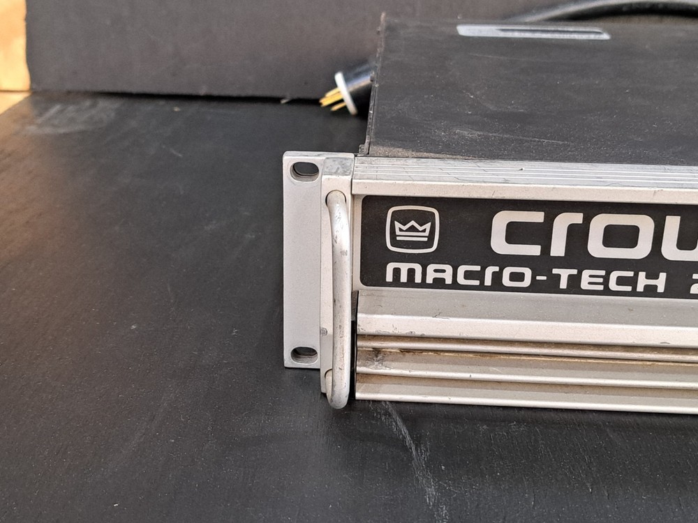 Crown Macro-Tech 2400 2-Channel Power Amplifier