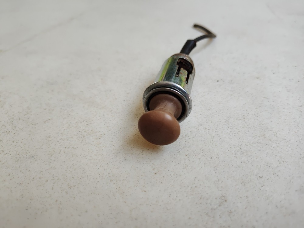 1940,s CHEVROLET CIGARETTE LIGHTER