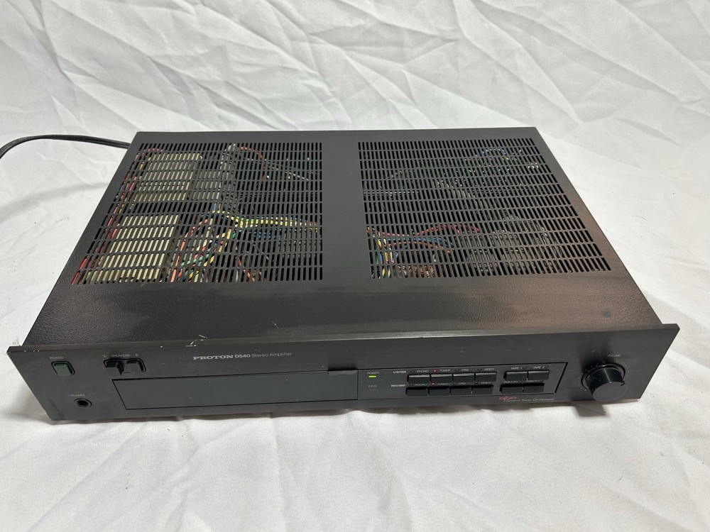 Proton D540 Stereo Amplifier 40 WPC Dual Transformers - Tested!