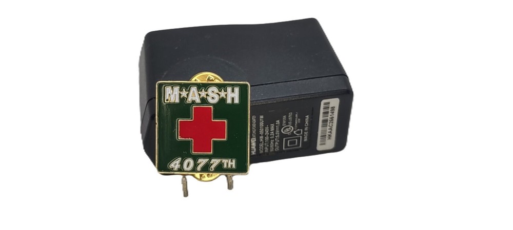 MASH 4077TH Unit 1-inch Lapel Pin P62552