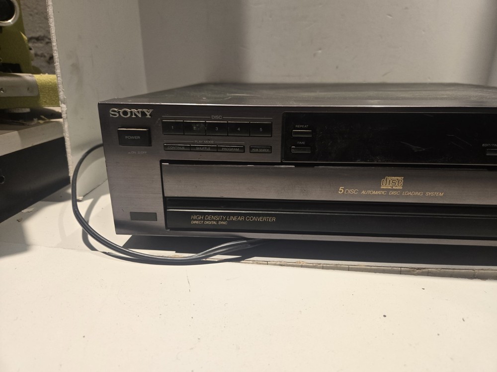 EXCELLENT Sony CDP-C331 Compact 5 Disk CD Changer Player. Tested and Working.