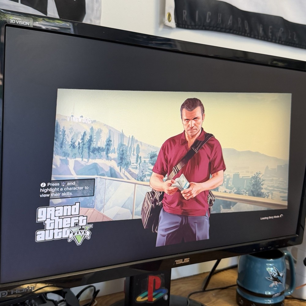 Microsoft Xbox 360 E Console 320GB W/ Controller, Cords + Grand Theft Auto V