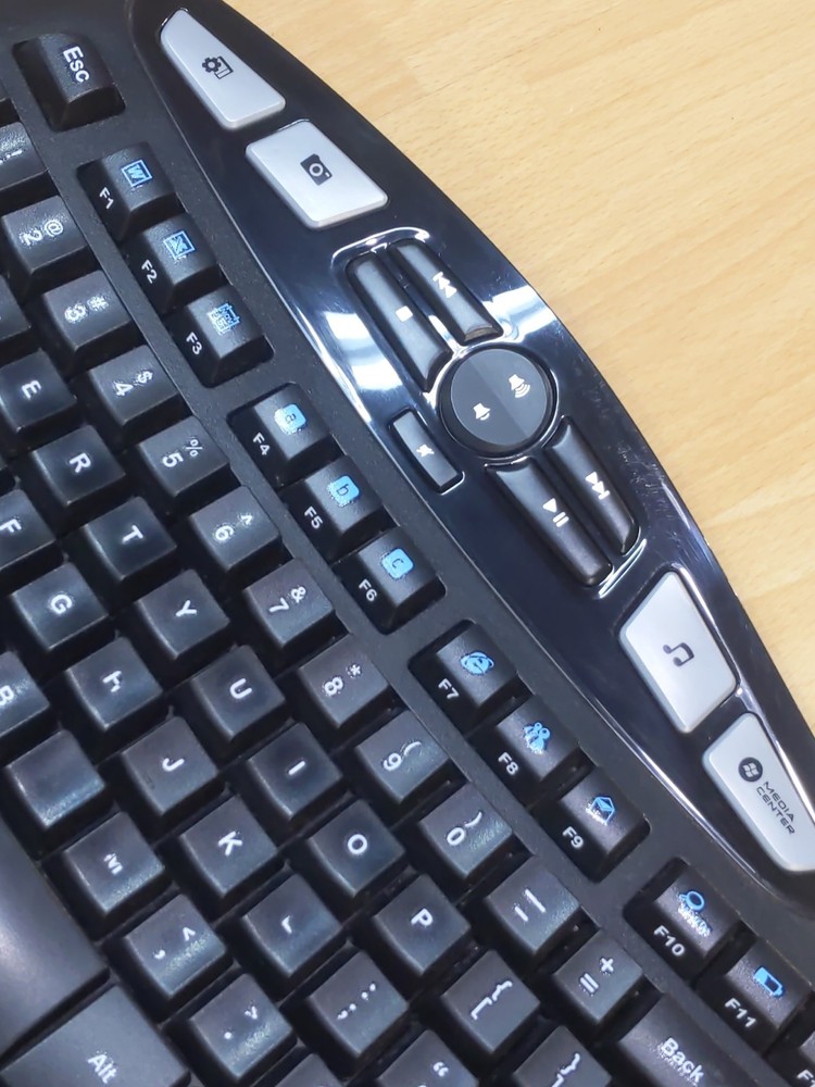 Logitech Wireless Wave Keyboard K350 & Mouse Set + M310 Mouse + USB Dongle D