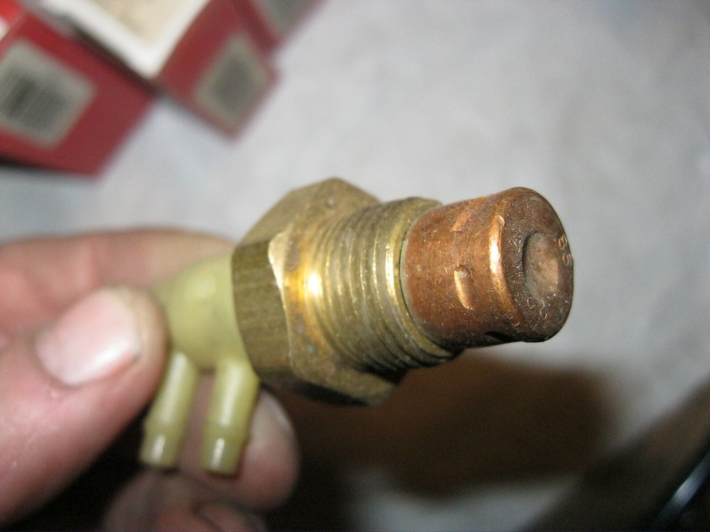 Ported Vacuum Switch Standard PVS12