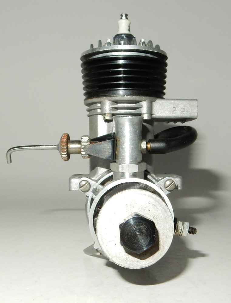Excellent - FORSTER 29R SPARK IGNITION MODEL AIRPLANE ENGINE NIB