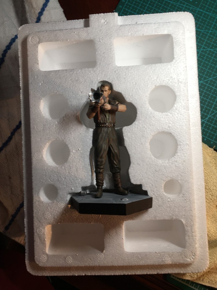 Eaglemoss Alien & Predator #12 "Johner" with box and leaflet