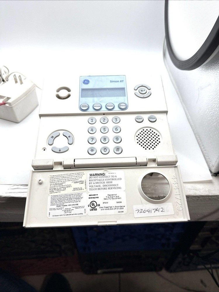 GE SIMON XT 600-1054-95R Wireless Security Panel And Power Supply