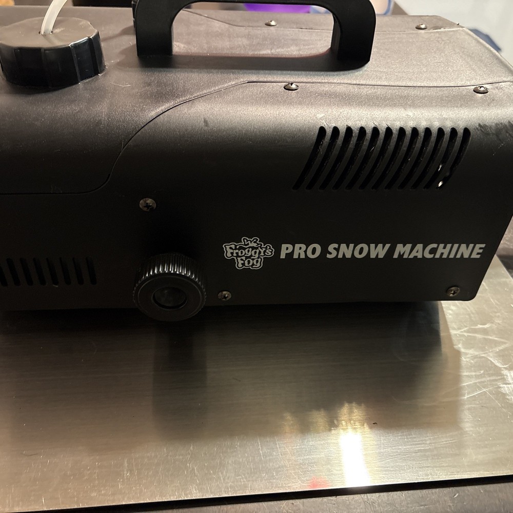 Froggy's Fog - 650 Watt Variable Snow Machine no controller