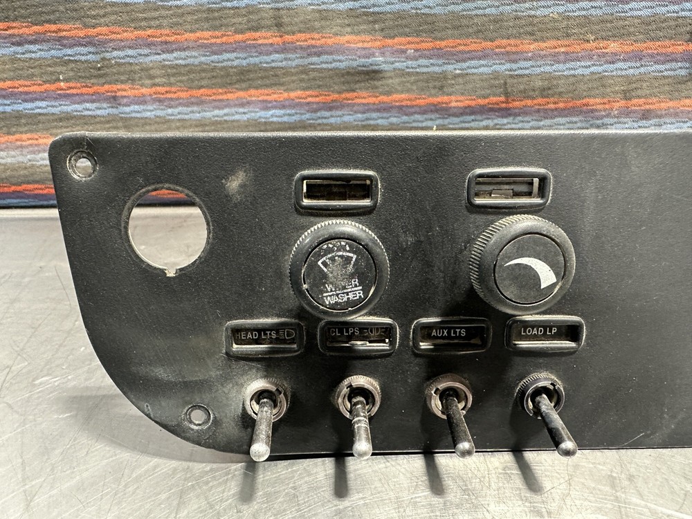 Peterbilt Switch Dash Panel 379 2004 OEM